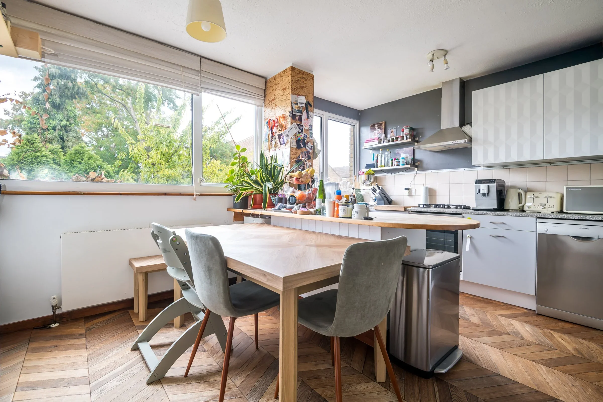 House Hamilton Road in Greater London