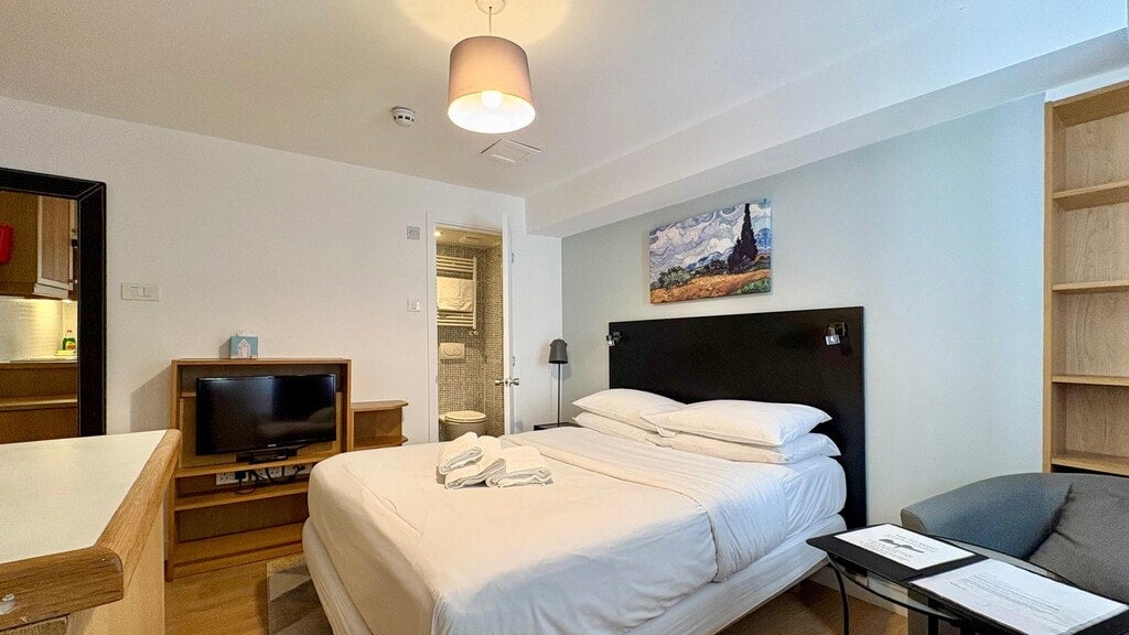 Flat Mabledon Place in Greater London