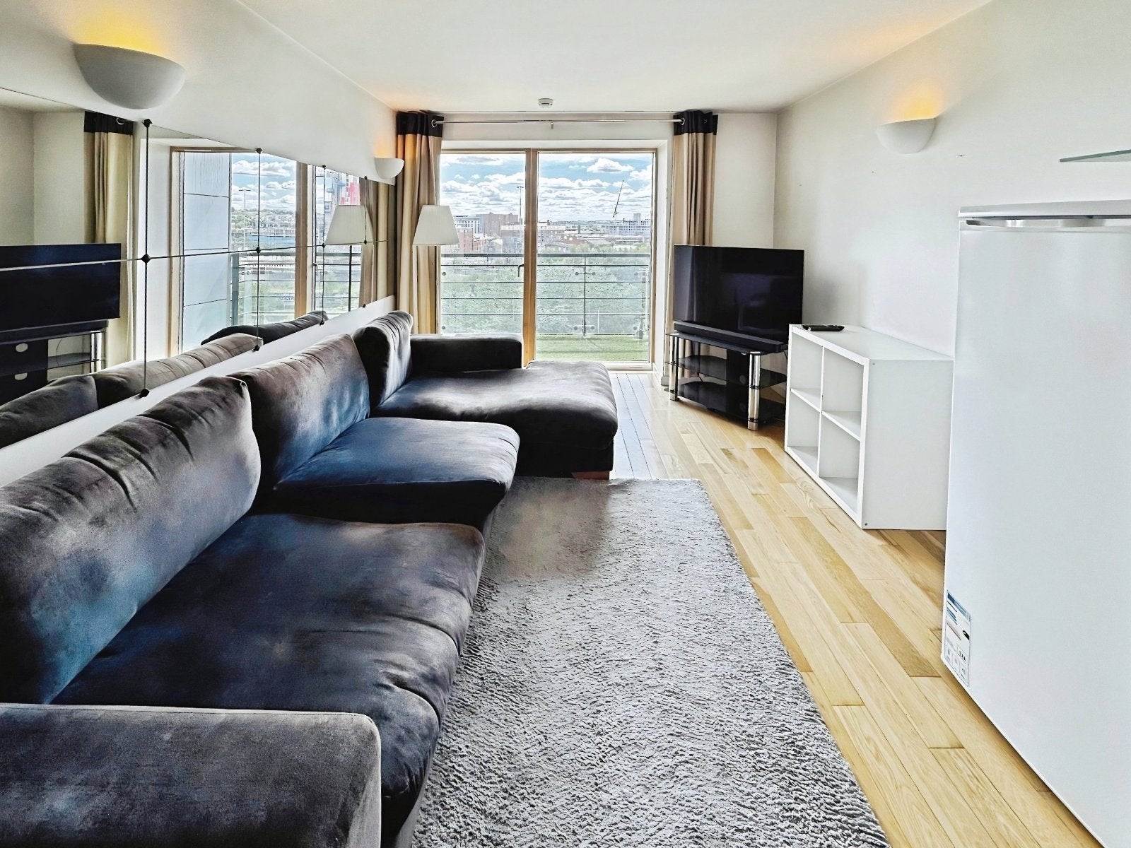 Flat Whitehall Riverside in Leeds