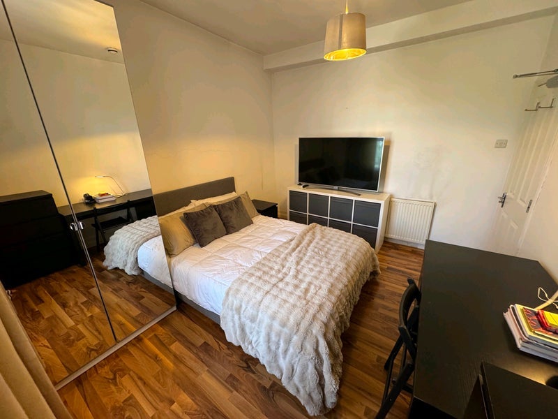 Room Townsend Road in Greater London