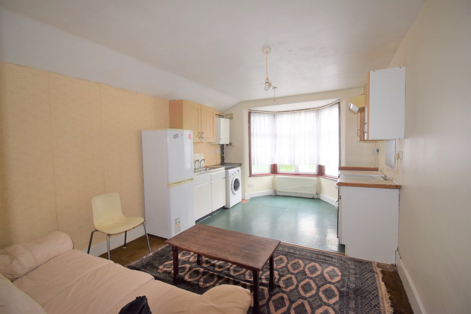 Flat First Avenue in Greater London