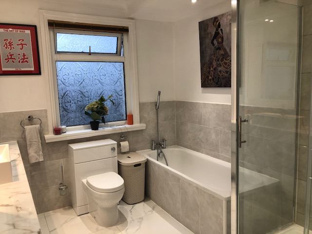 Room Carlton Road in Greater London