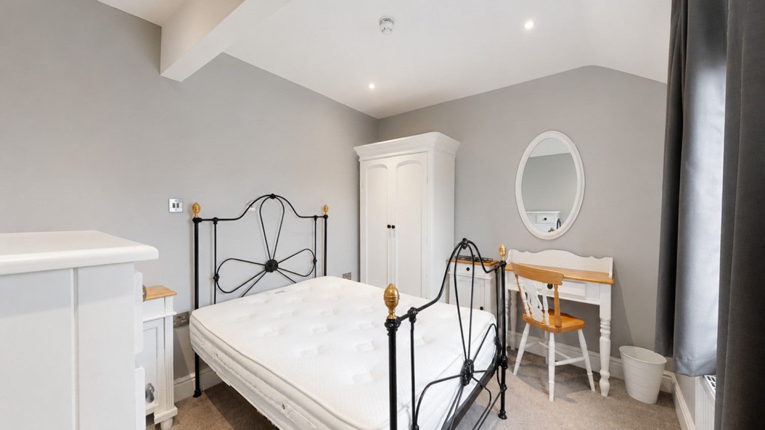 Room King's End in Cherwell District