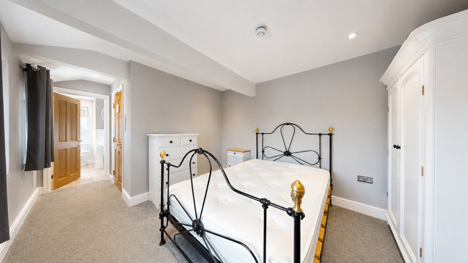 Room King's End in Cherwell District