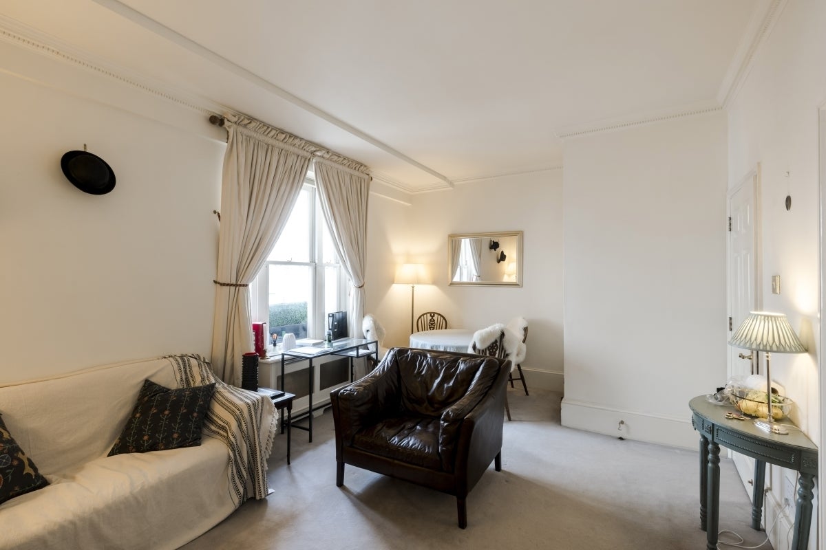 Flat Gloucester Street in City of Westminster