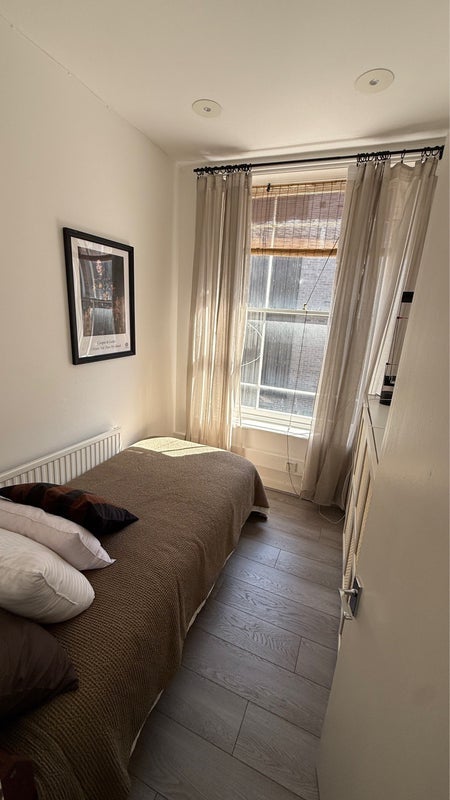 Room Cheshire Street in Greater London