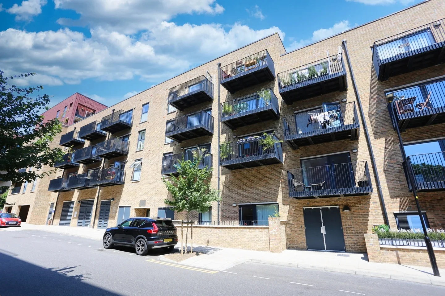 Flat Rolfe Terrace in Greater London