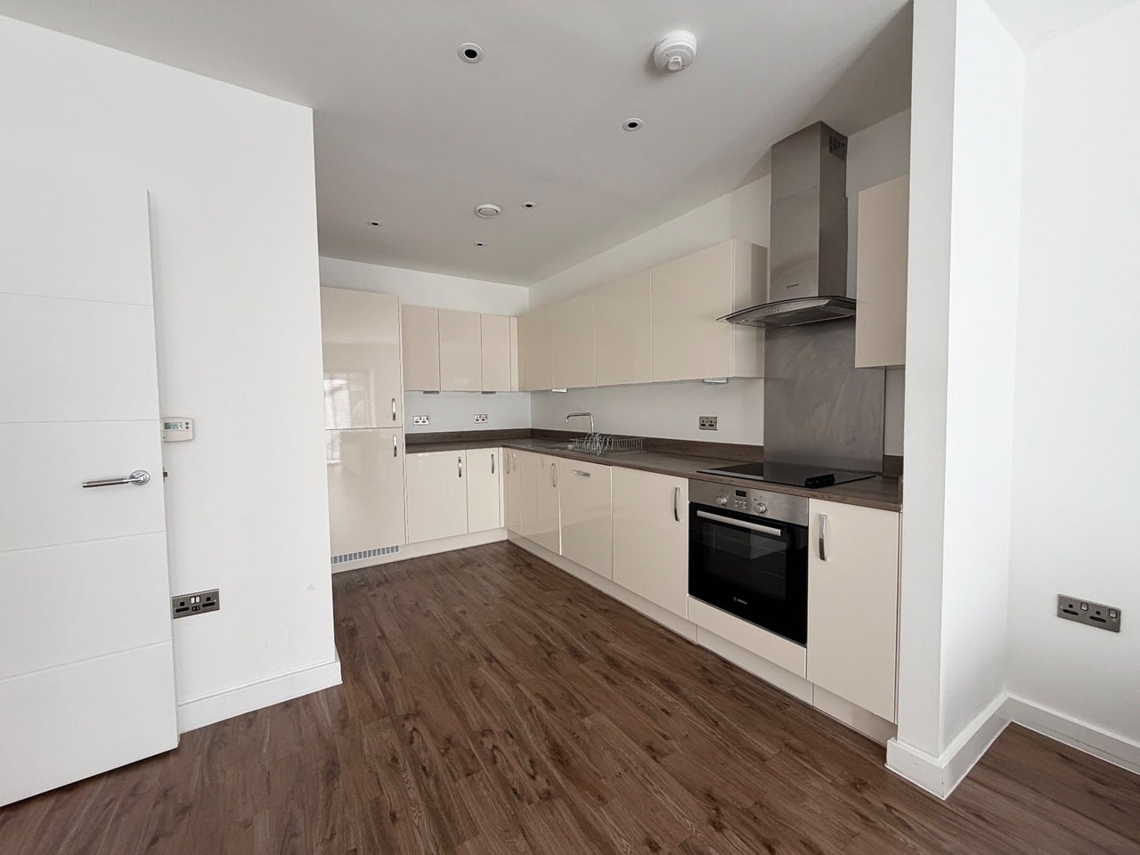 Flat Rolfe Terrace in Greater London