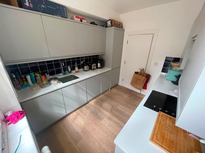Room Burton Grove in Greater London