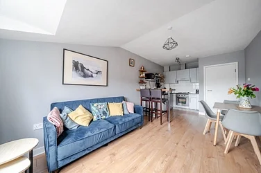 Flat Southridge Place in Greater London