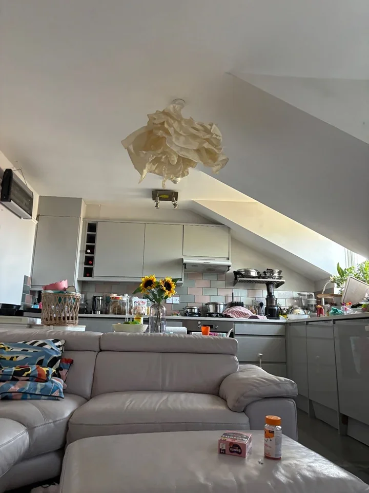 Room Sandfield Passage in Greater London