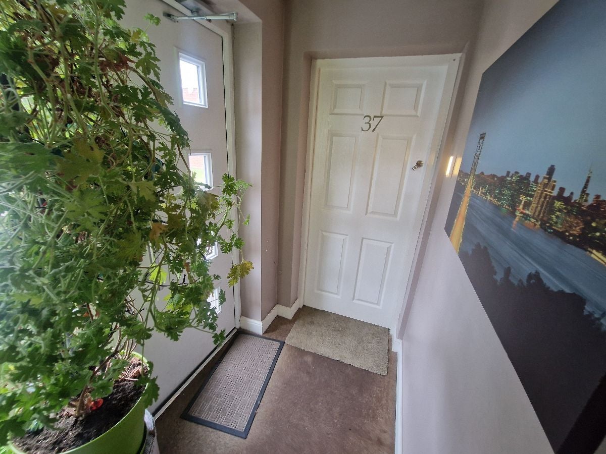 Flat Lanchester Gardens in Bassetlaw