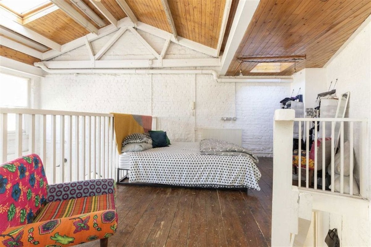 Flat Phipp Street in Greater London