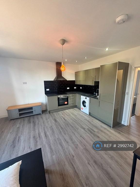 Flat Kirkstall Road in Leeds