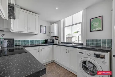 Flat Batoum Gardens in Greater London