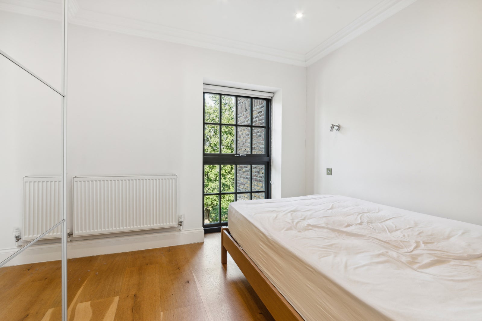 Flat Lough Road in Greater London