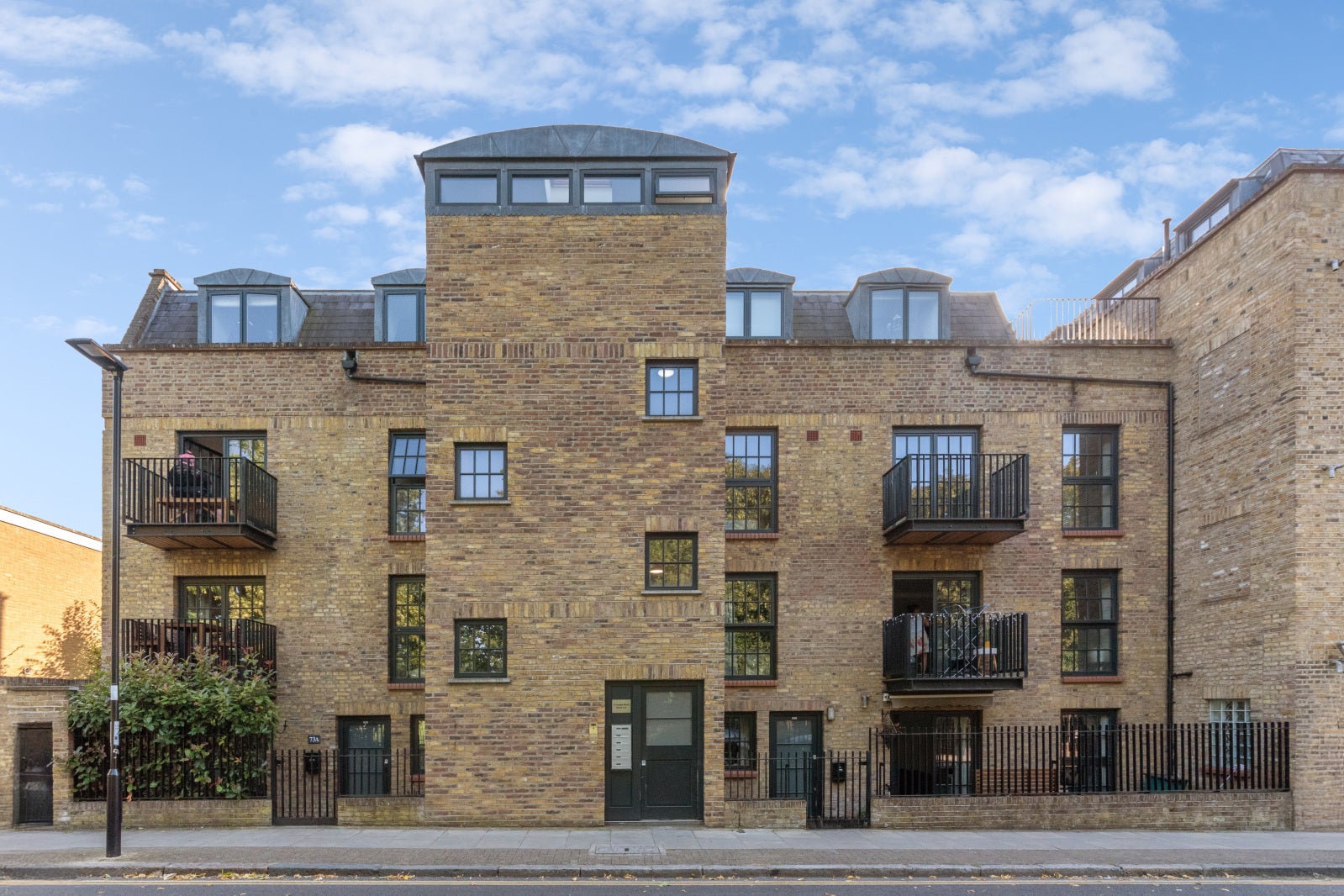 Flat Lough Road in Greater London