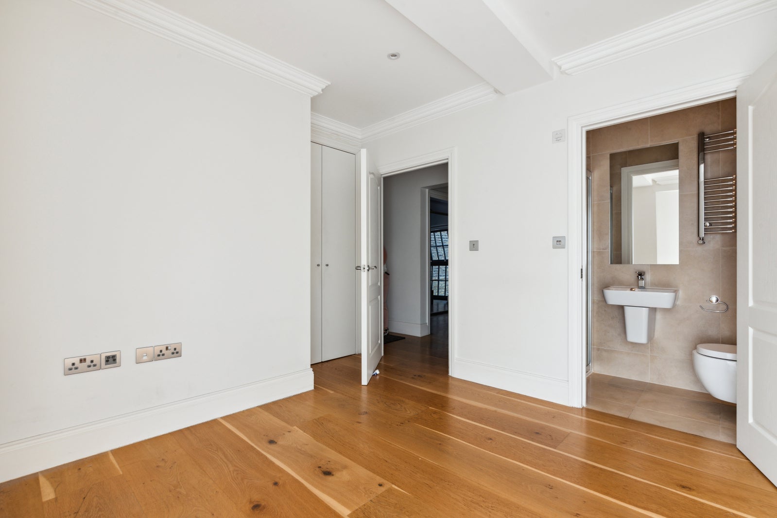 Flat Lough Road in Greater London