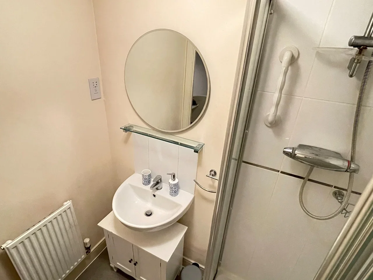 Room Daylesford Grove in Slough