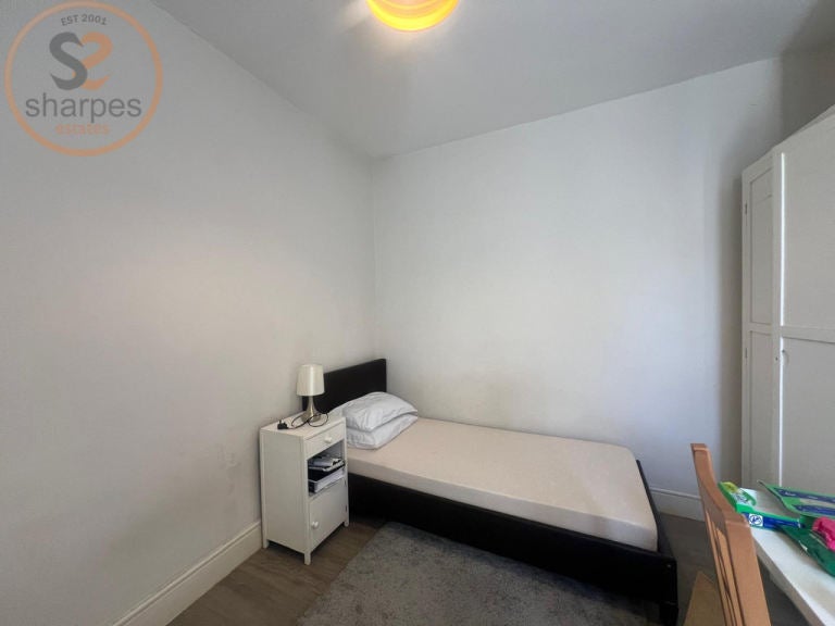 Room Cavendish Road in Greater London