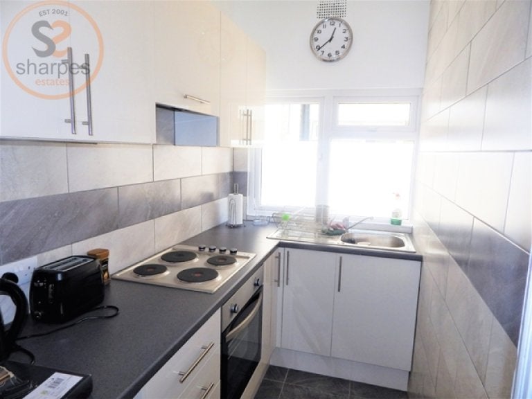 Room Cavendish Road in Greater London