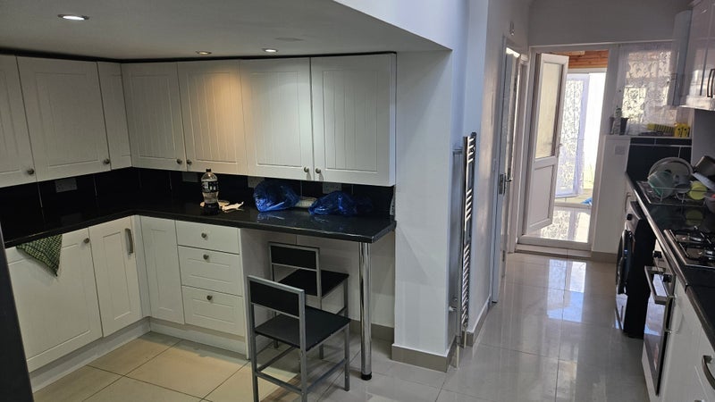 Room Oakfield Road in Greater London