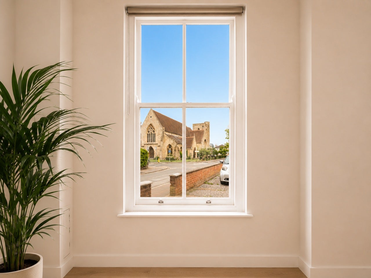 Room Grove Lane in Greater London