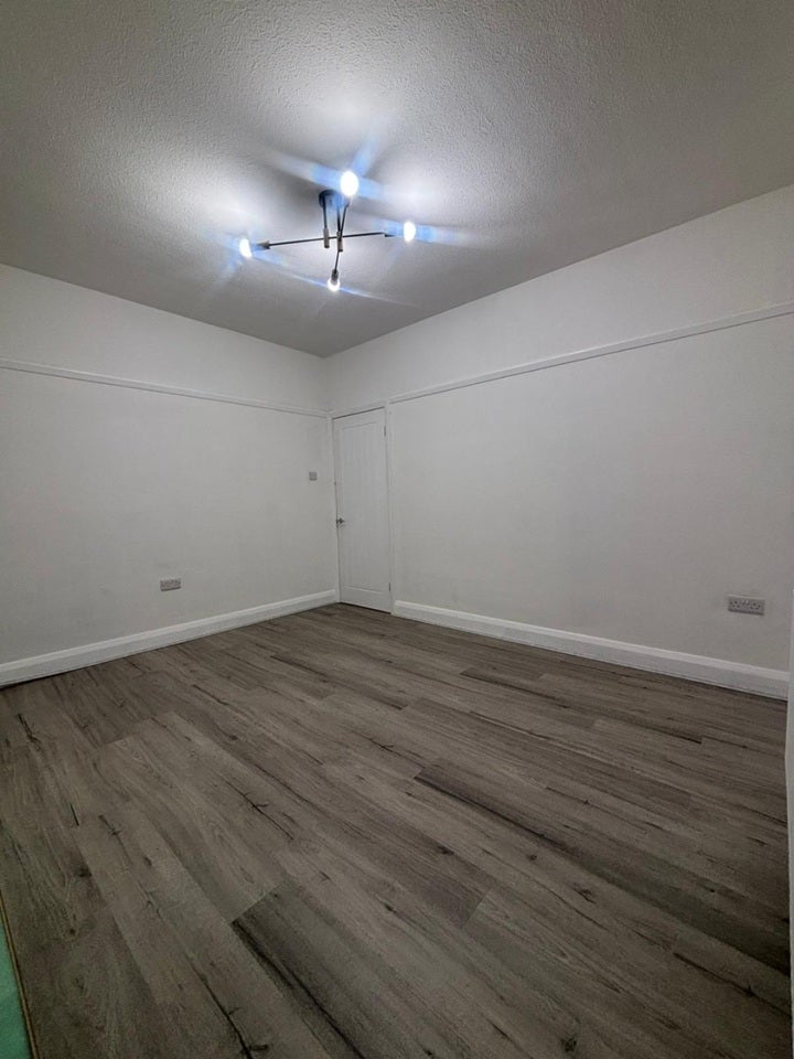 Flat Elm Road in Southend-on-Sea