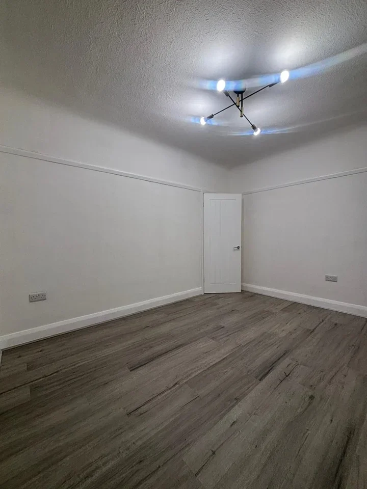 Flat Elm Road in Southend-on-Sea