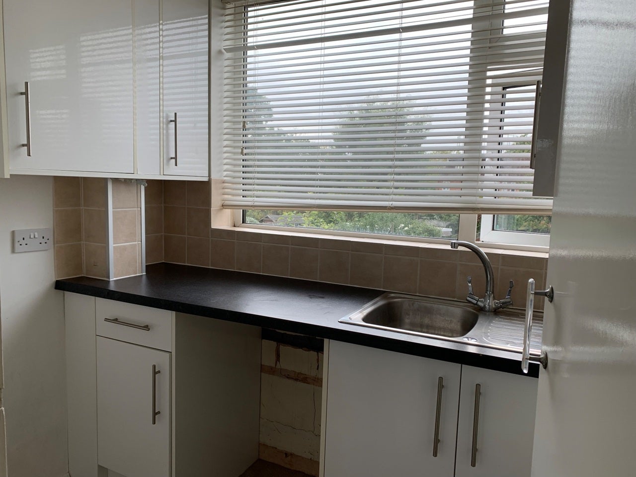 Room Arthur Road in Greater London