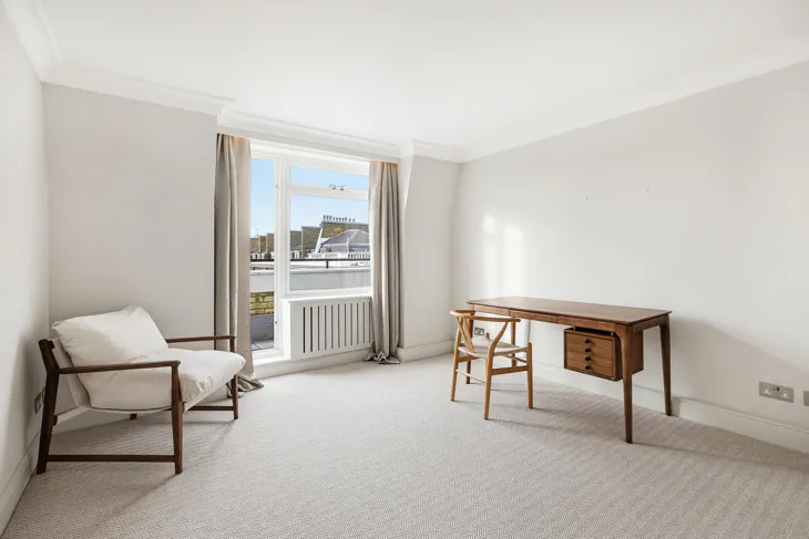 Flat Onslow Square in Greater London