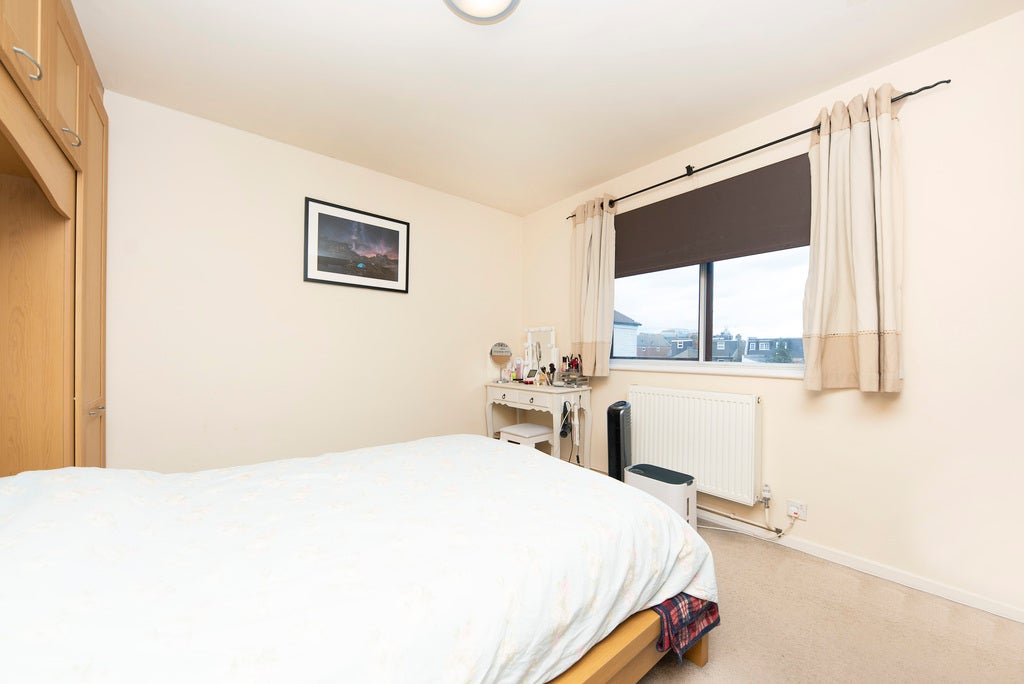 Flat Trojan Mews in Greater London
