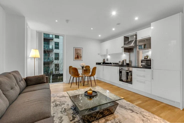 Flat Millharbour in Greater London