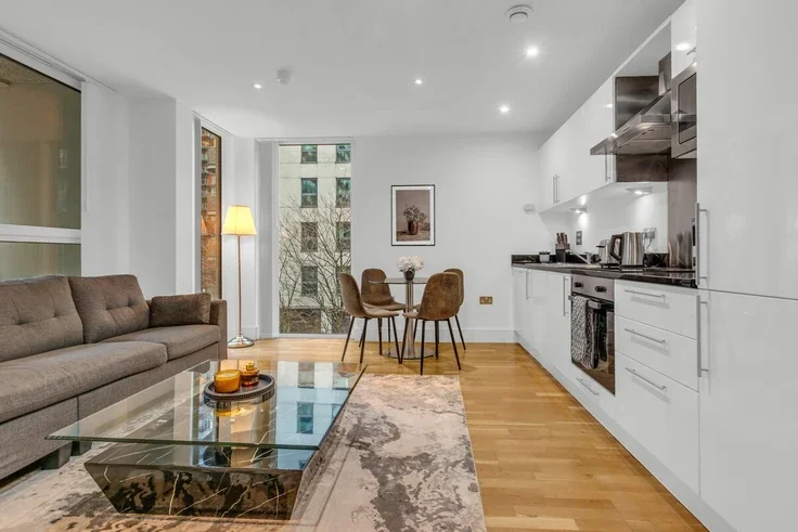 Flat Millharbour in Greater London