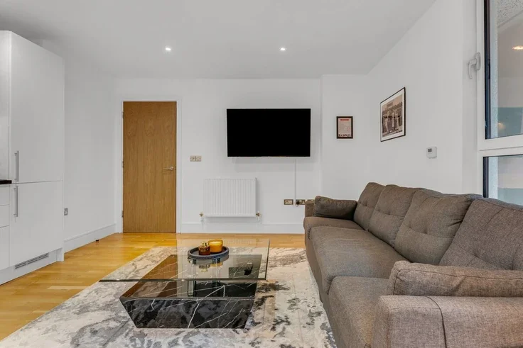 Flat Millharbour in Greater London