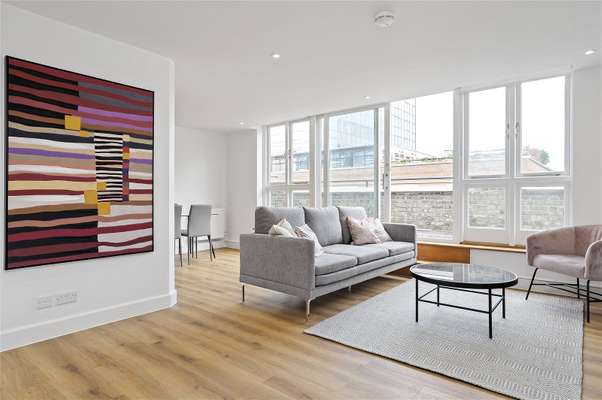 Flat Minories in City of London