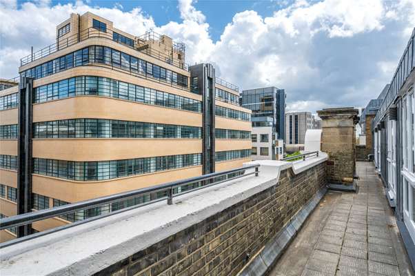 Flat Minories in City of London