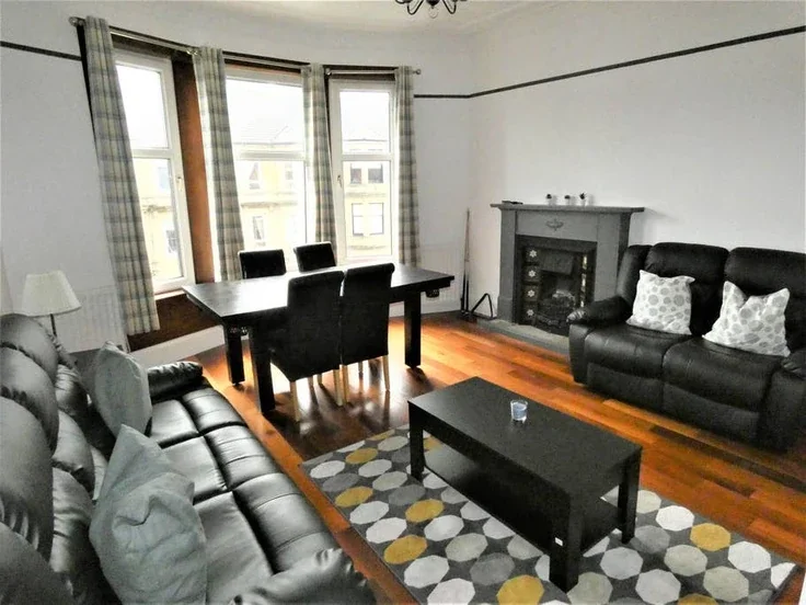 Flat Barterholm Road in Paisley