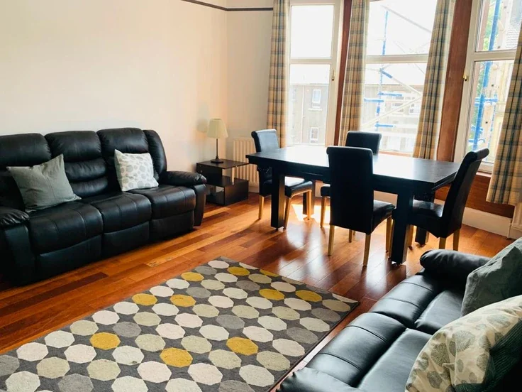 Flat Barterholm Road in Paisley
