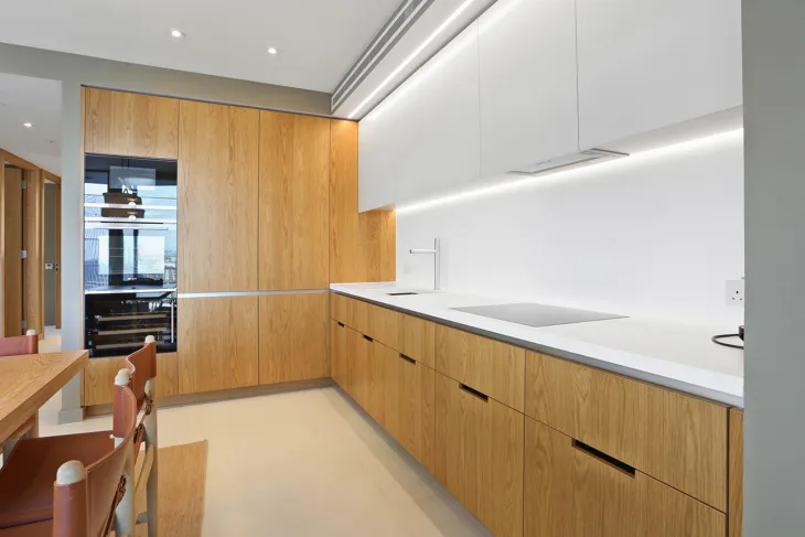 Flat Tooley Street in Greater London