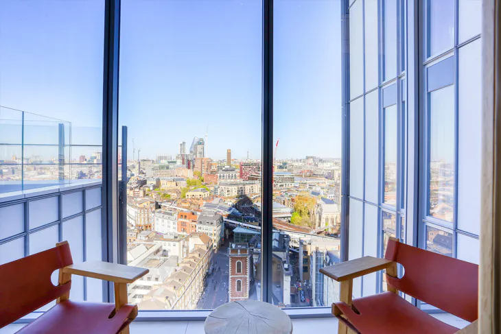 Flat Tooley Street in Greater London