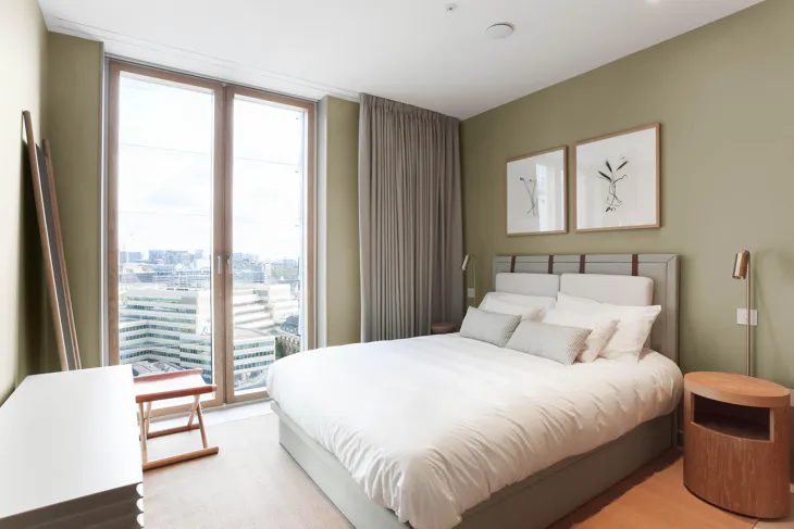 Flat Tooley Street in Greater London