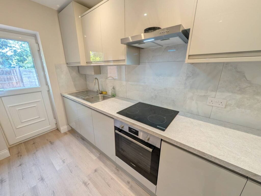 Room Villiers Road in Greater London