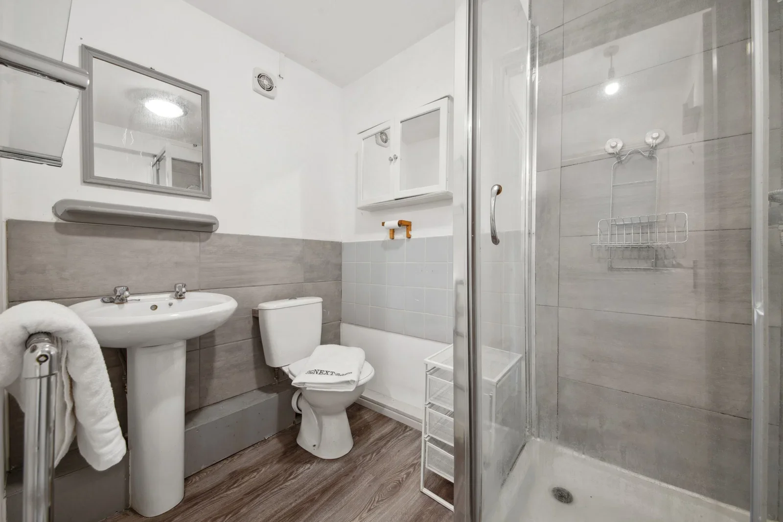 Flat Leather Lane in Greater London