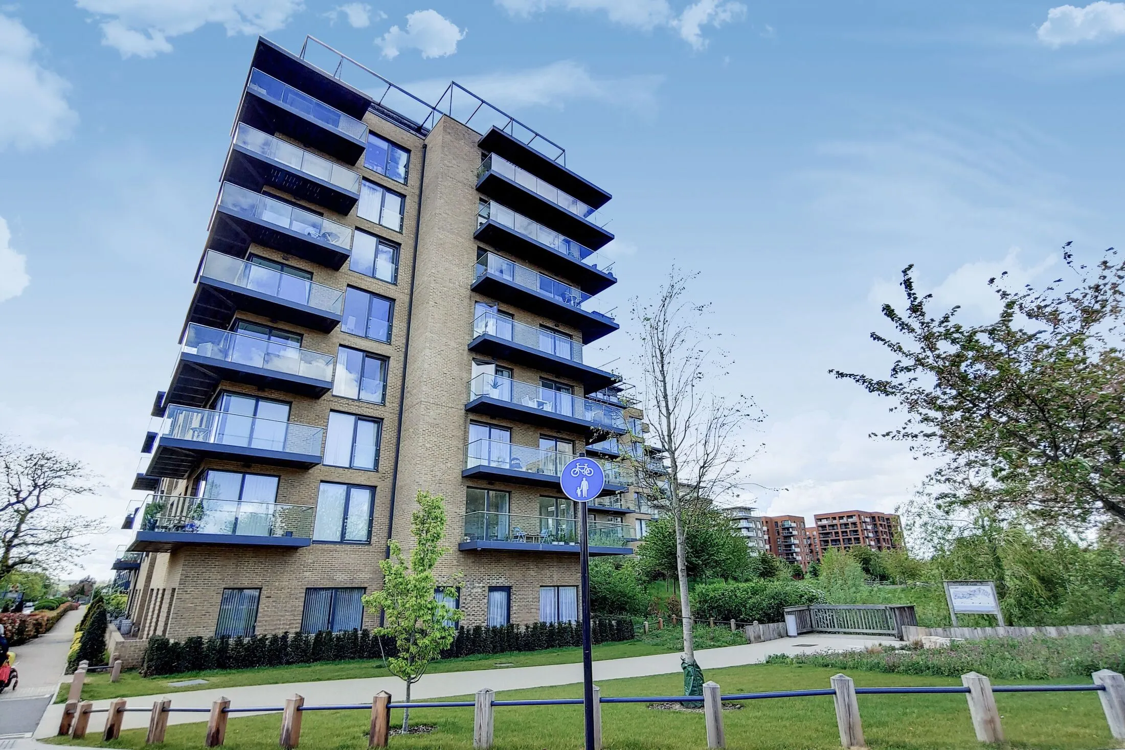 Flat Weigall Road in Greater London