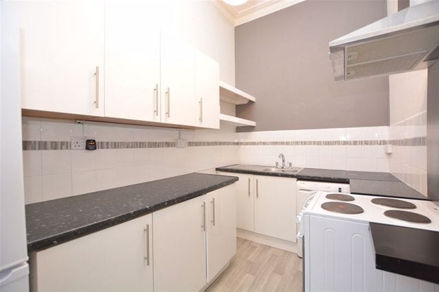 Flat Royston Grove in Greater London