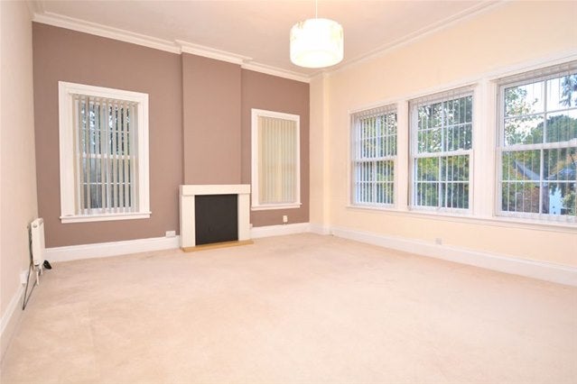 Flat Royston Grove in Greater London