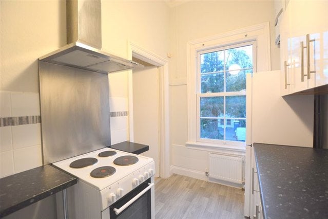 Flat Royston Grove in Greater London