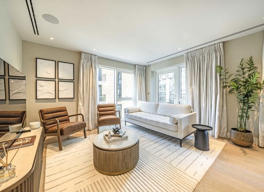 Flat Park Street in Greater London