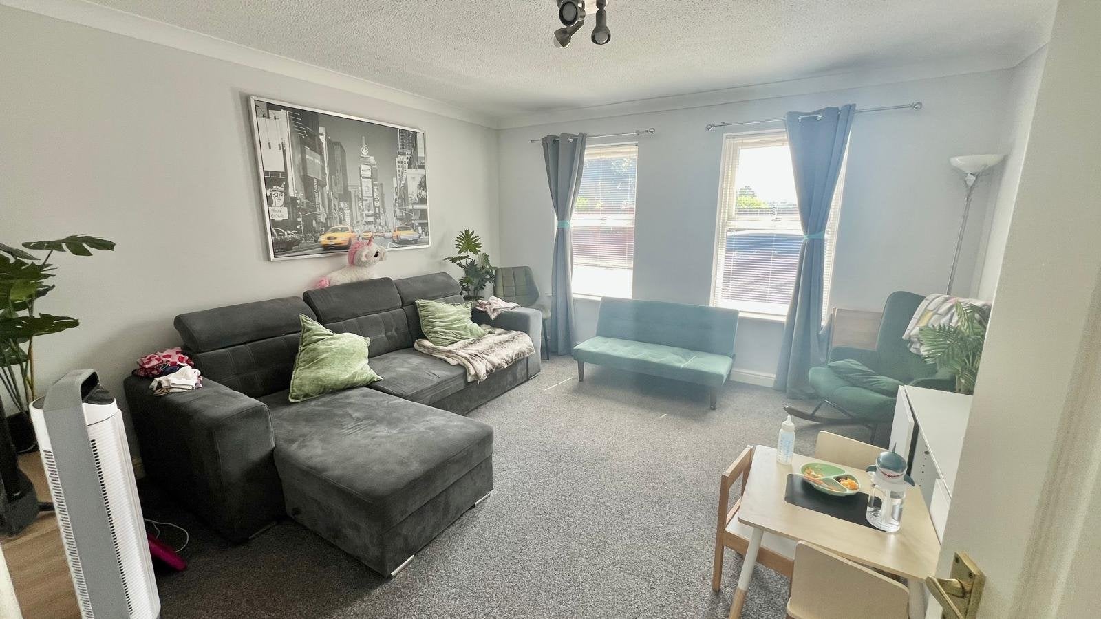 Flat Peacock Court in Leeds